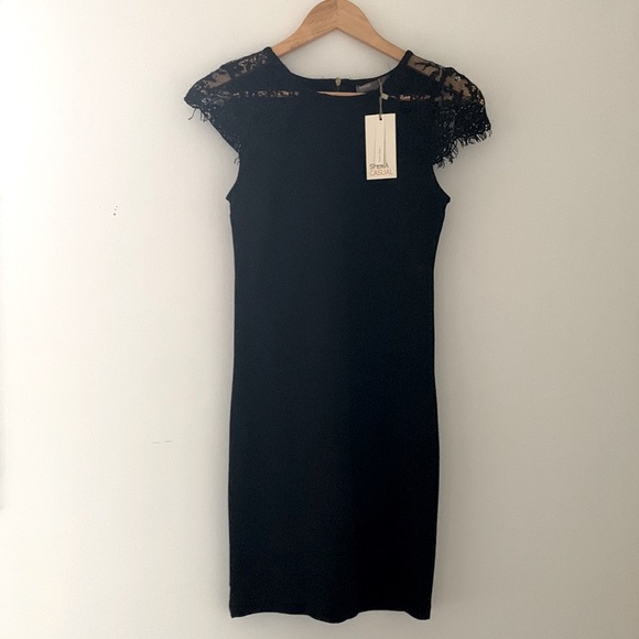 NWT SFERA casual mini dress with lace on shoulders - Picture 5 of 7
